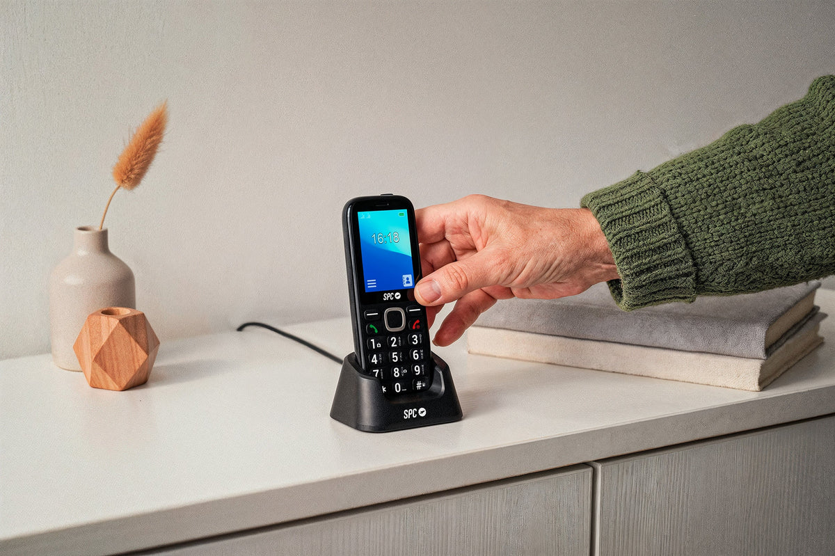 Nuevo SPC FORTUNE 2 MAX: el teléfono para personas mayores con funciones de asistencia y diseño ergonómico resistente con pantalla XL que podrán utilizar una semana completa